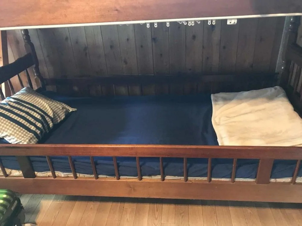 Guest House Long Island - Hostel