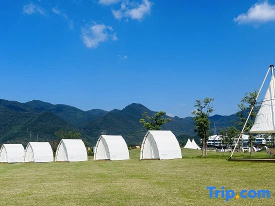 Tonglu Knight Hotel (Tonglu Kaiyuan Senbo Resort Paradise OMG Heartbeat Park)