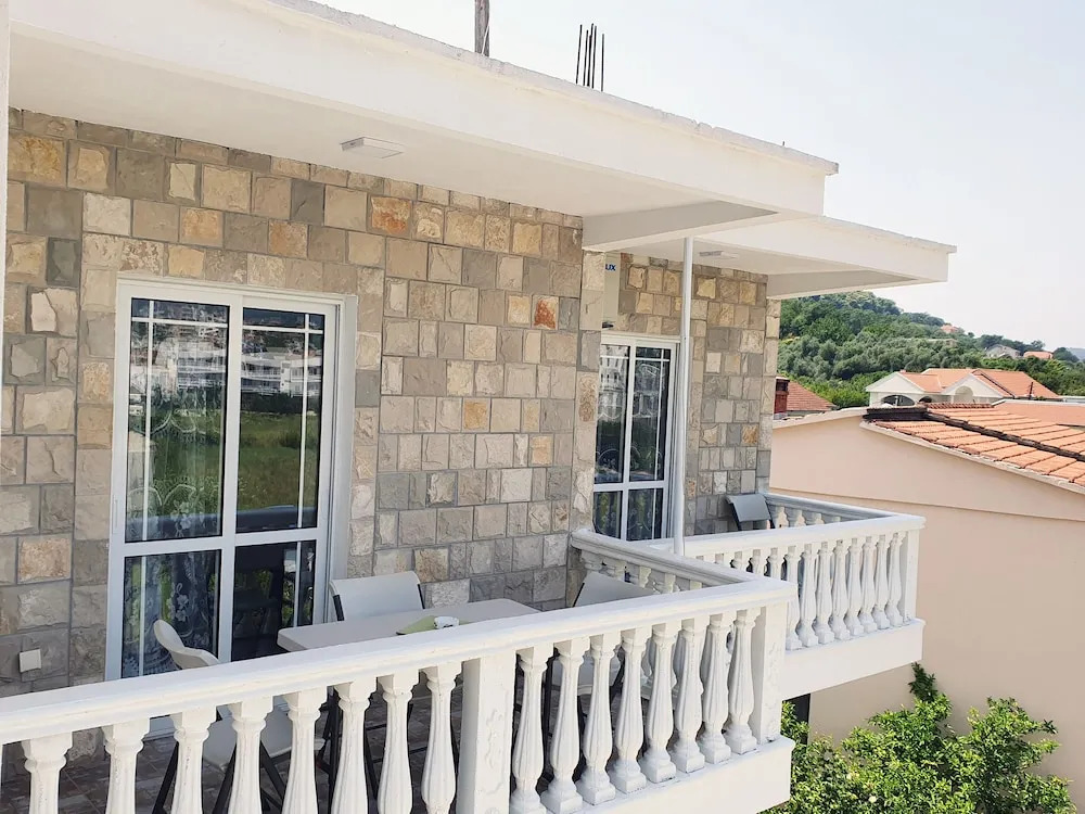 Apartments Cota Guesthouse