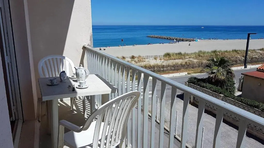Accès direct plage pour ce T2 climatisé dans résidence avec parking - 4SCYP21