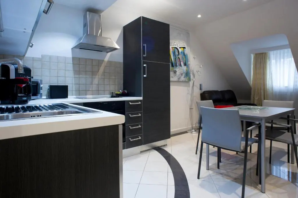 The Queen Luxury Apartments - Villa Cortina