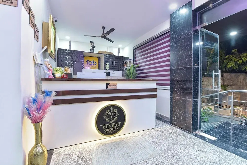Fabhotel Yuvraj Inn
