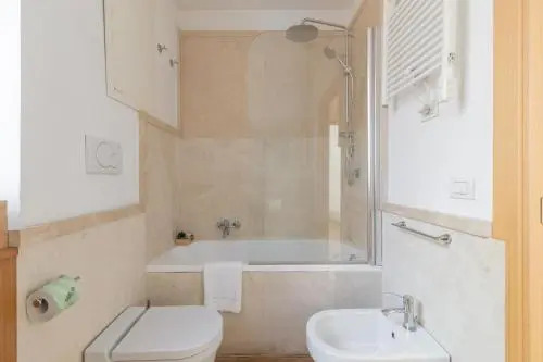 Iflat Navona White And Stylish Apartment