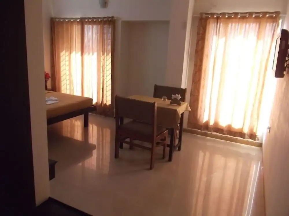 Hotel Nisarg Lounge
