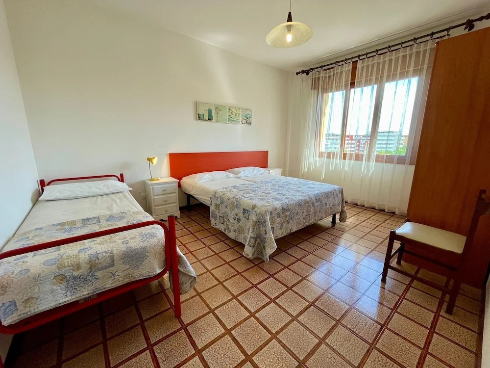 Spacious Apartment Near the Beach