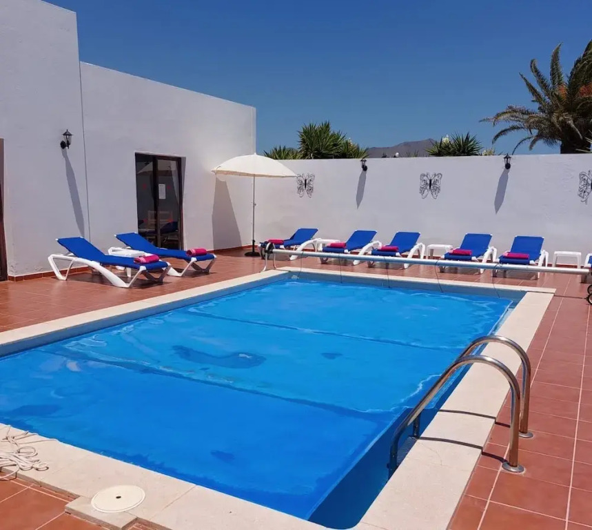 Villa Georgiana Spacious Quiet 4 Bed Property With Private Pool Sleeps 8