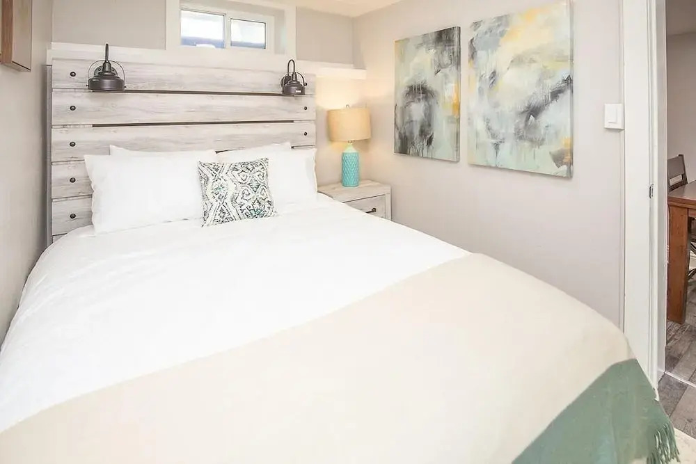 Cozy Retreat | Walk to UNC | FREE Cruiser Bikes