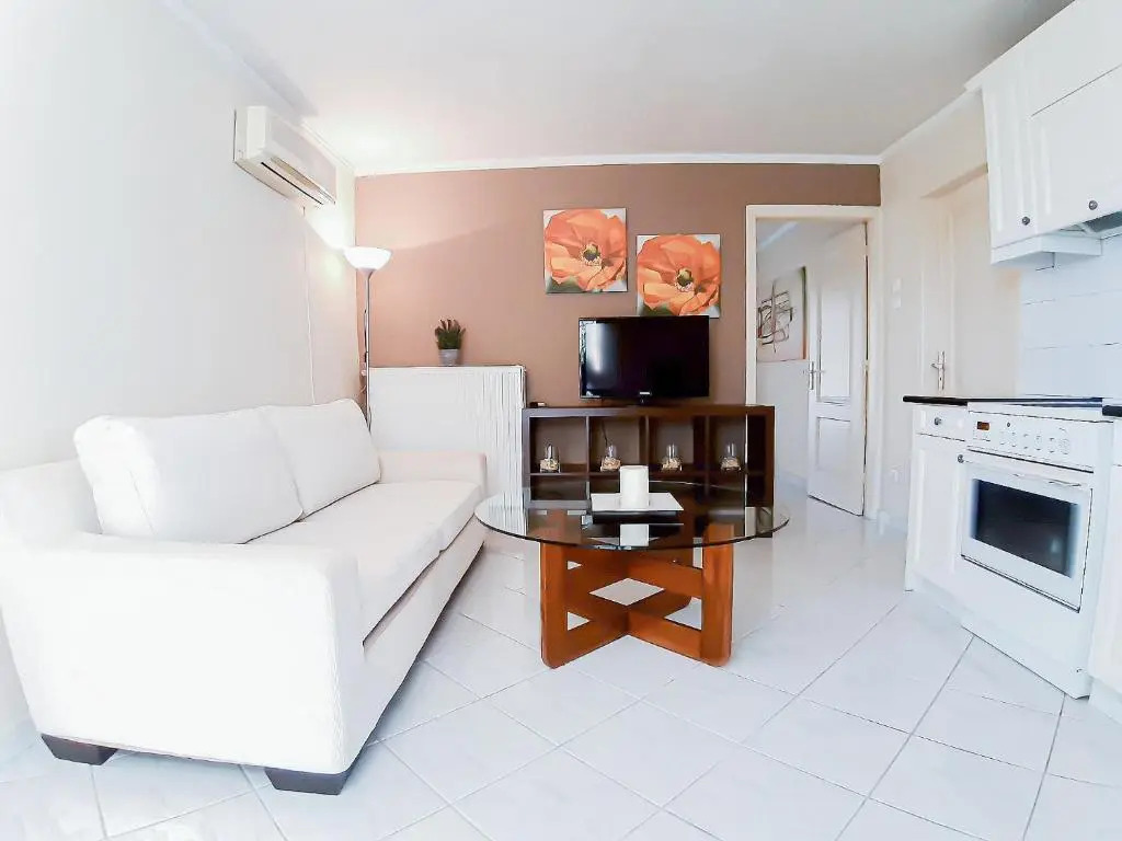 Kalliopi's apartment