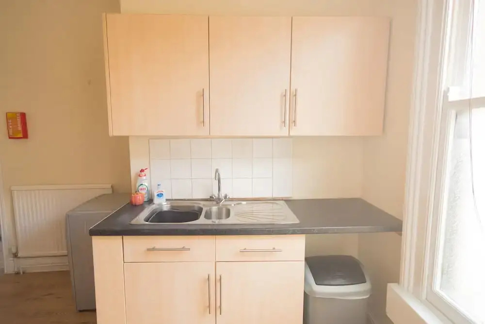 Three Bedroom Apartment Next To Pub