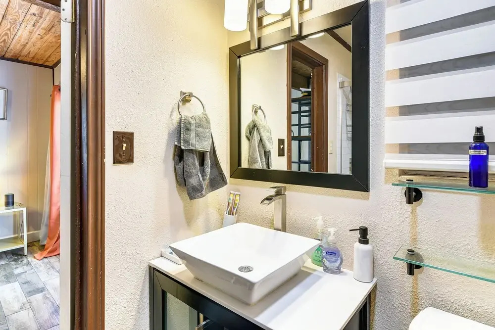 < 1 Mi to Beach! Galveston Gem w/ Outdoor Oasis