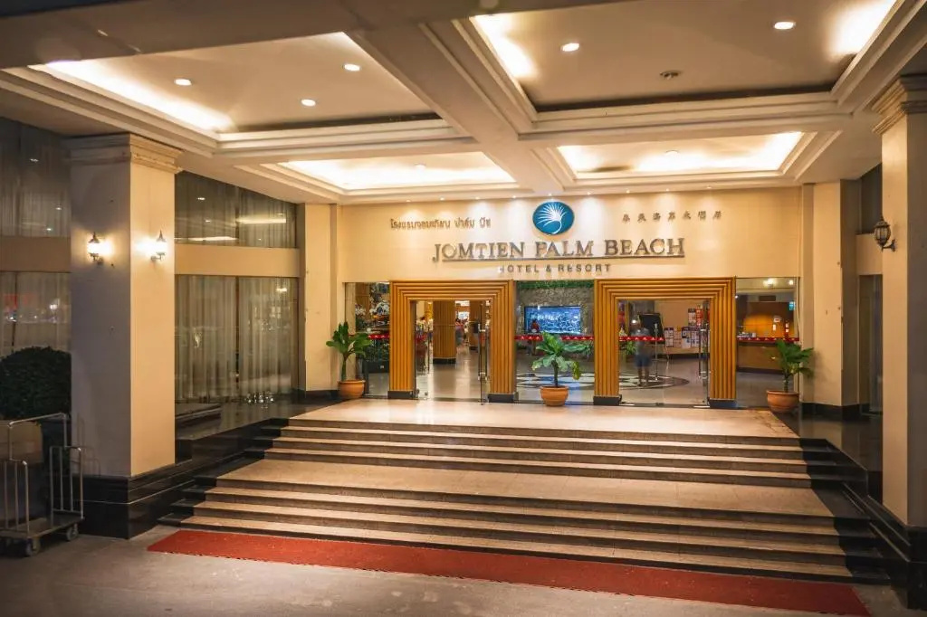 Jomtien Palm Beach Hotel & Resort - Family-Friendly