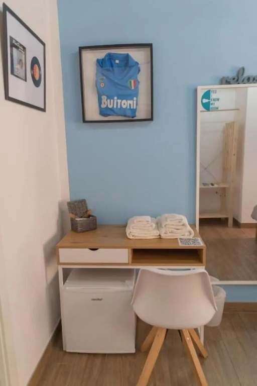 Yes I Know My Room - Storico