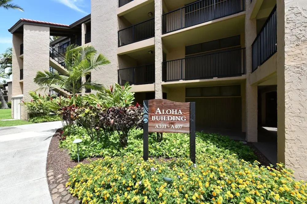 Papakea #a109 1 Bedroom Condo by RedAwning