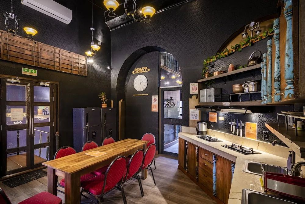 The Clock Hostel & Suites