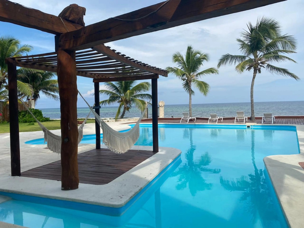 Casa del Puerto by MIJ - Beachfront Hotel
