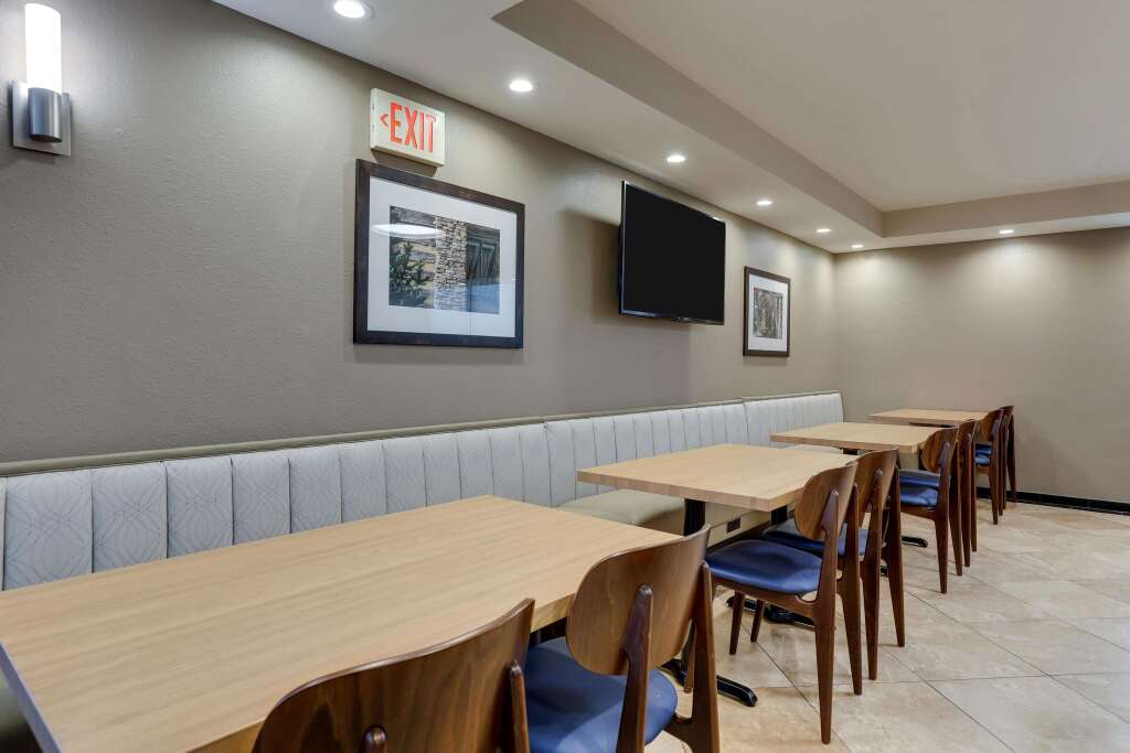 Drury Inn & Suites St. Louis St. Peters