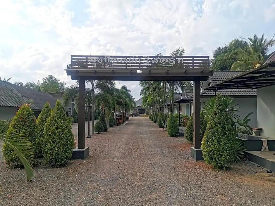 Lung Pod 9 resort