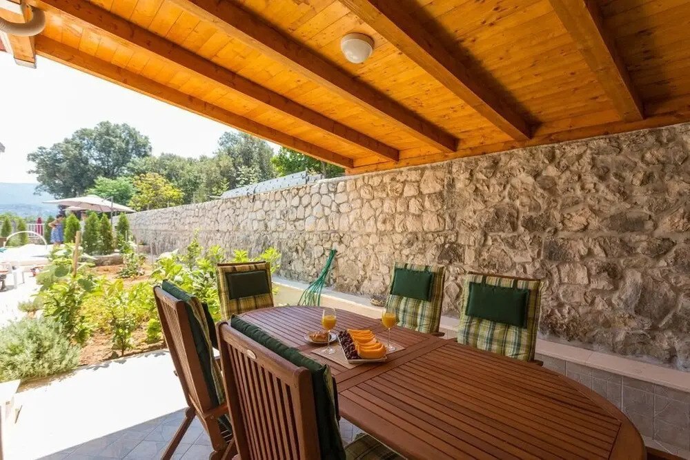 Romantic apartments Marko for 2 with pool and grill