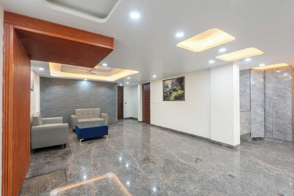 FabHotel Comfort N Stay - Huda City Centre Metro