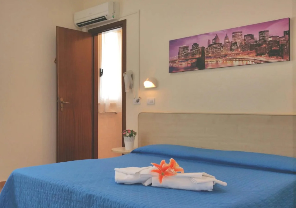 Hotel Week-End