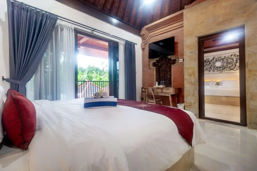 Green three bed room villa private pool
