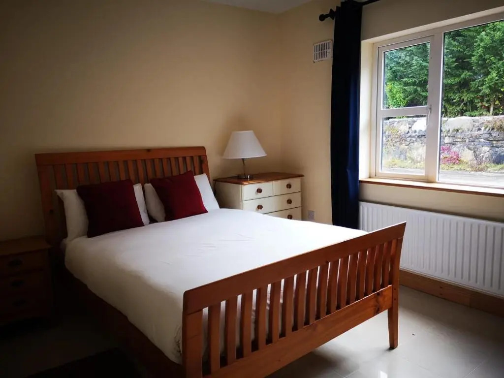 Modern Six Bedroom House Westport