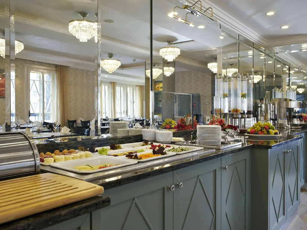 EA Hotel Mozart