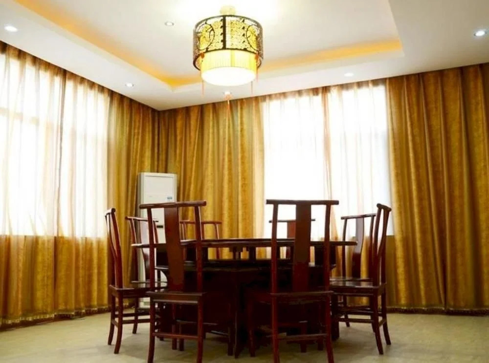 Bamboo Star Hotel- Liyang
