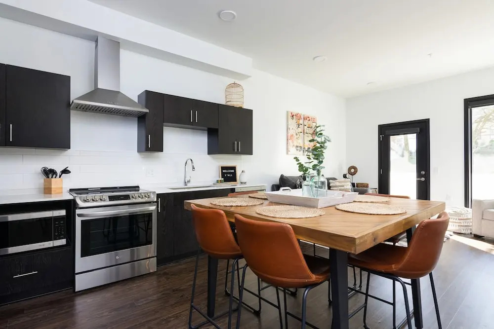 Illume Resort-style Community Gourmet Kitchen 1 Bedroom Condo
