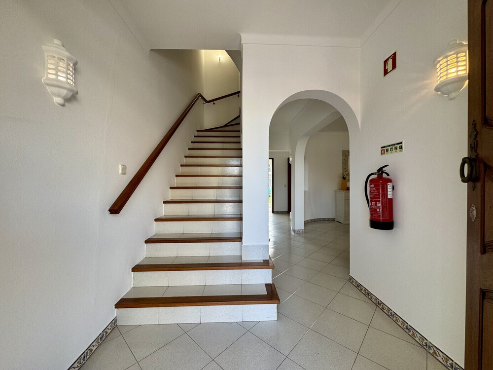 Faro Terrace Villa by Homing