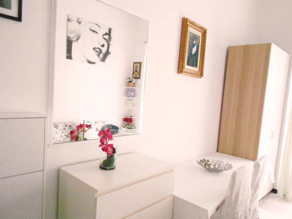 Private Room Noble in Shared Apartment