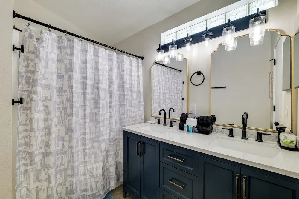 10 Mi Disney Gem: Game Room, Pool, Golf & Parks