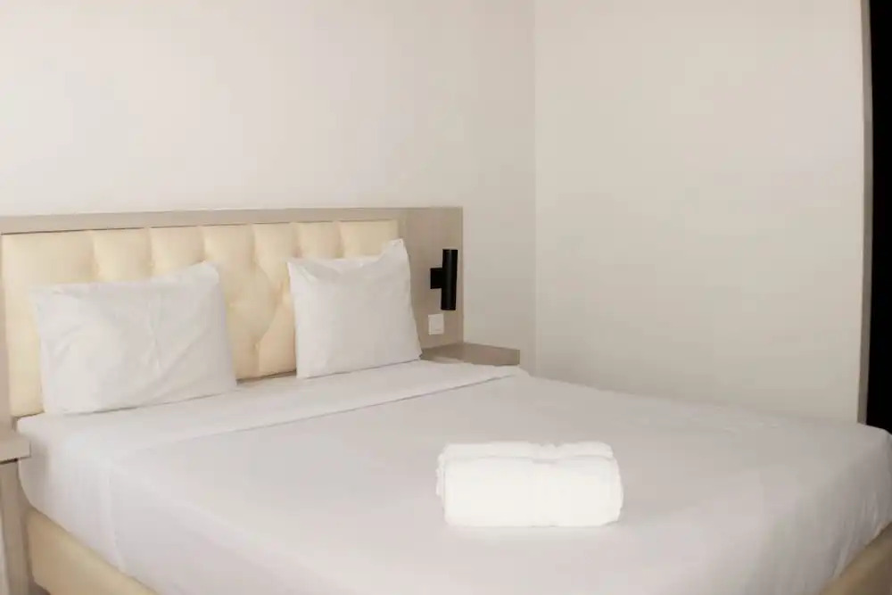 Homey And Cozy Studio Apartment At Elvis Tower