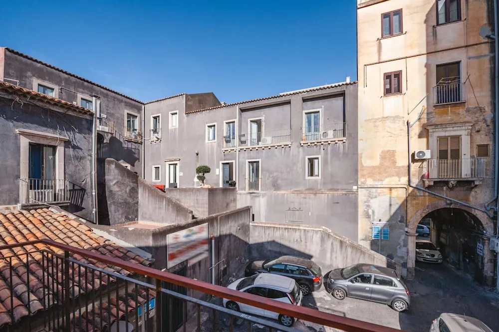 Modern Duplex by Wonderful Italy