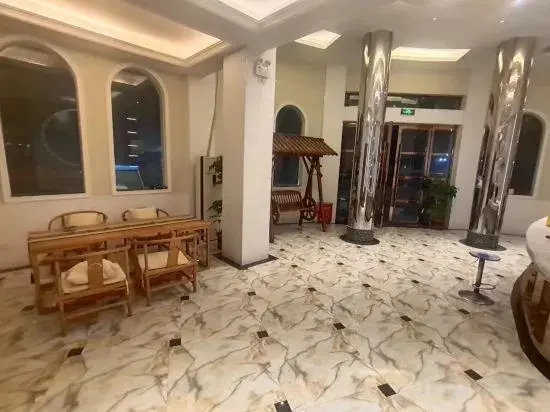 Taizhou Yunshangfenglin Hotel