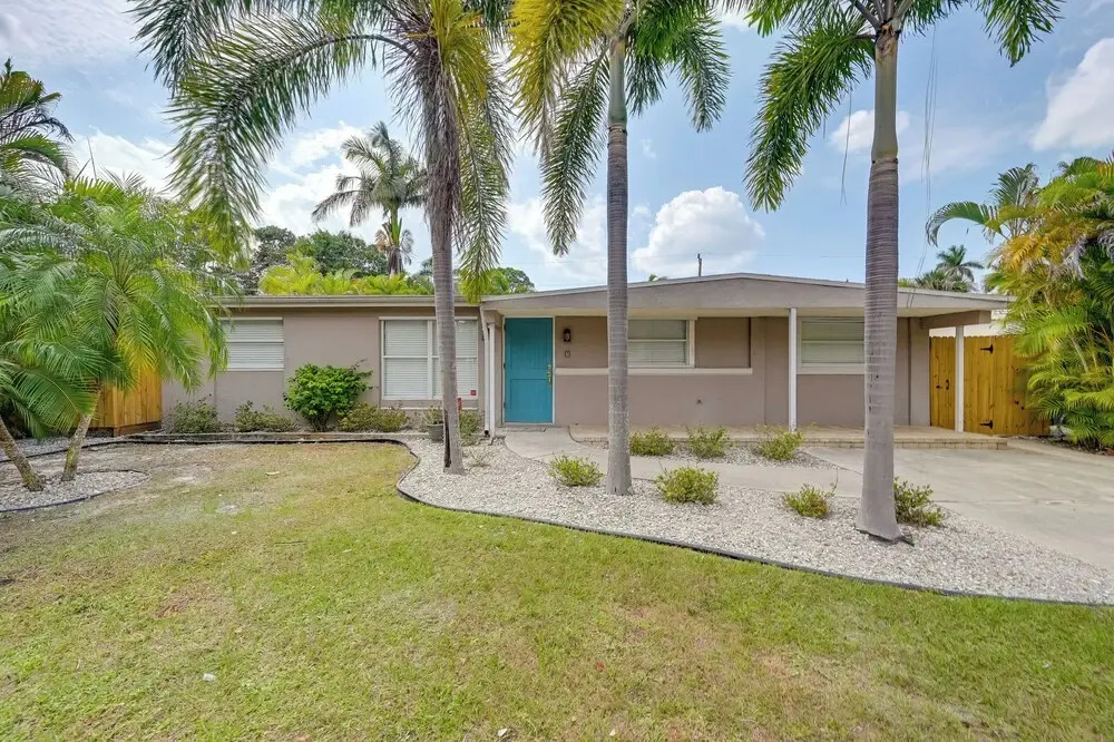 ‘Pelican Nest’, Tropical Naples Villa w/ Pool