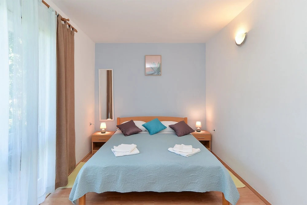Apartment 358