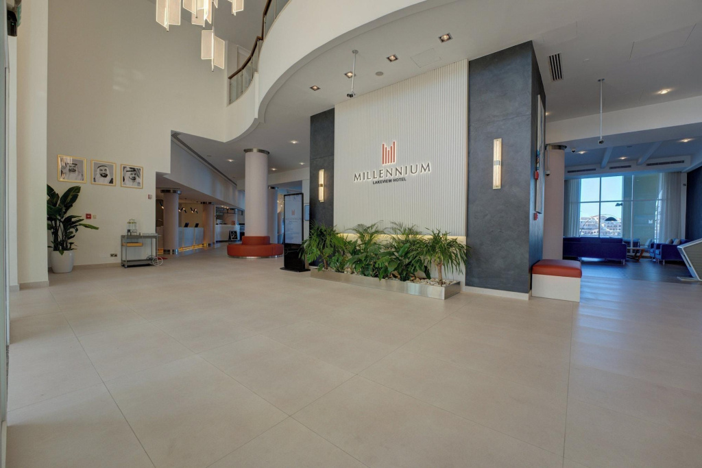 Отель Millennium Lakeview