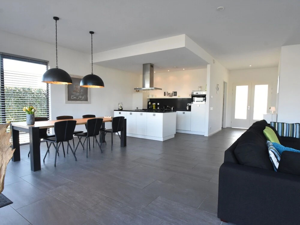 Modern 6-person Villa in a Quiet Spot in the Middle of Nature