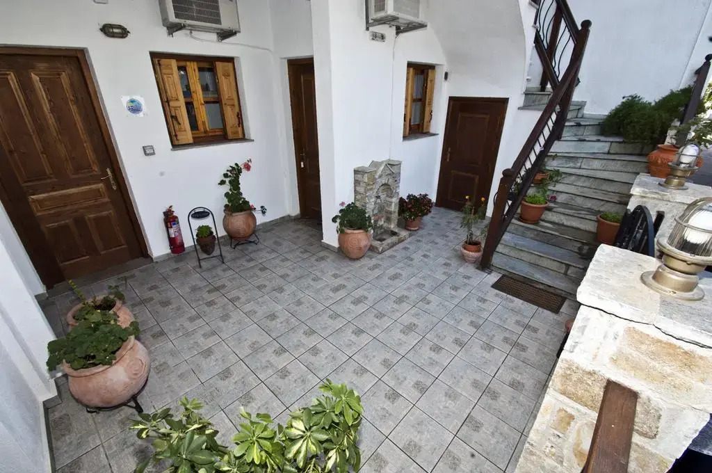Athina Apartments