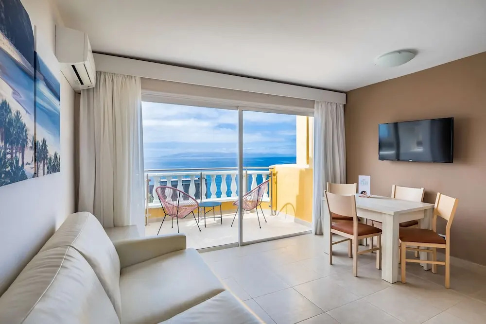 Servatur Isora Suites