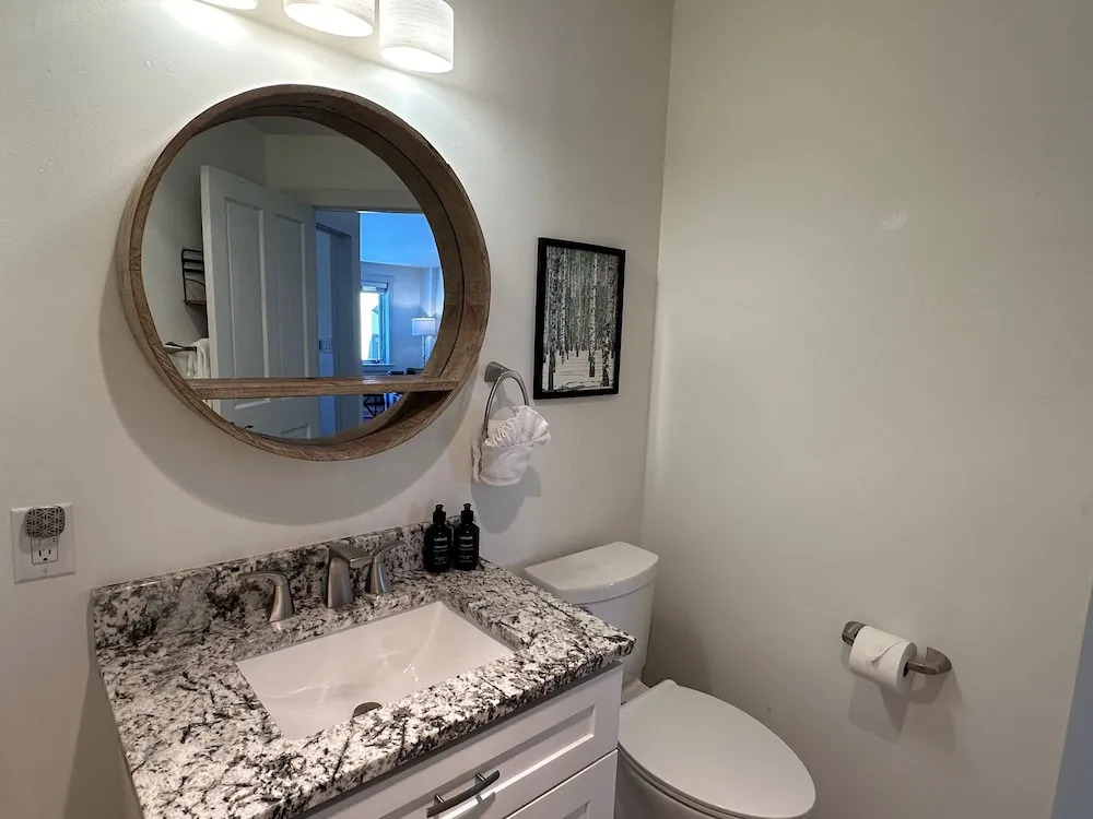 Full Renovated 1br -walk To Gondola & Kids Ski Free 1 Bedroom Condo by RedAwning