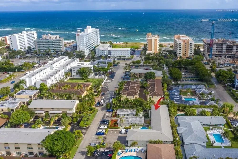 Mid Mari - Gorgeous Nautical Condo Near Beach, Shops & Restaurants- Condo 105