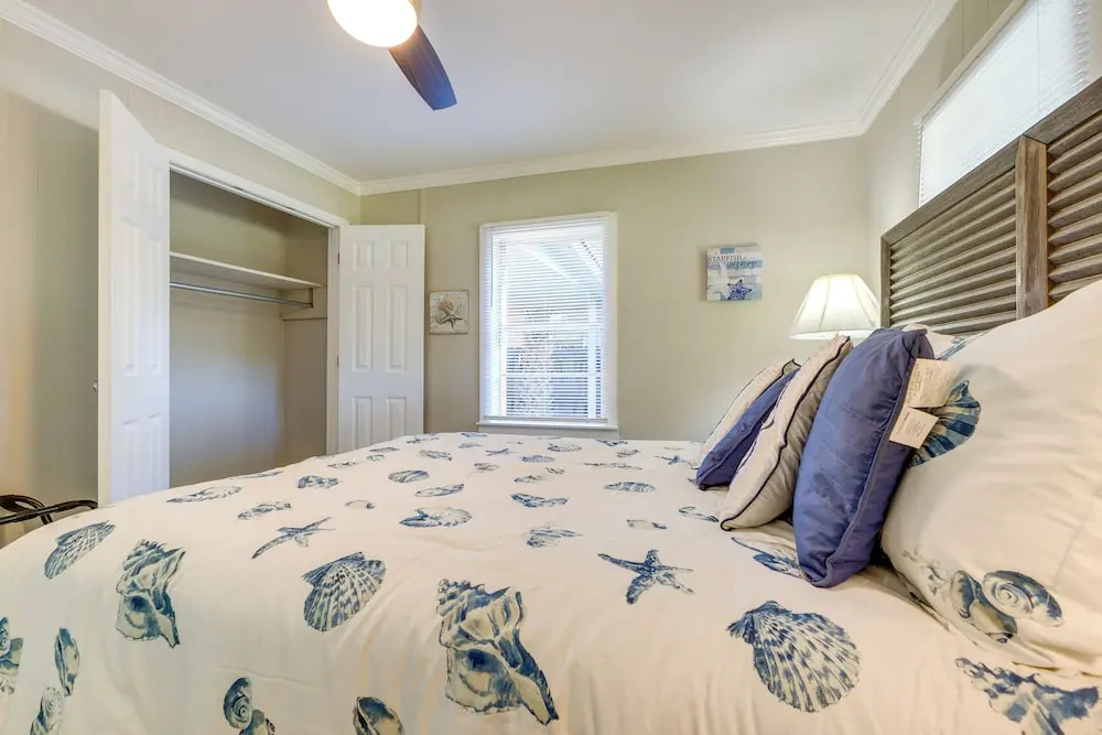 Charming Gulfport Home ~ 2 Mi to Marina
