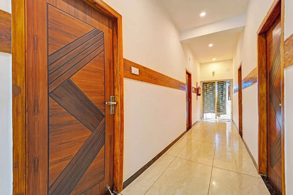 FabHotel Raja Residency