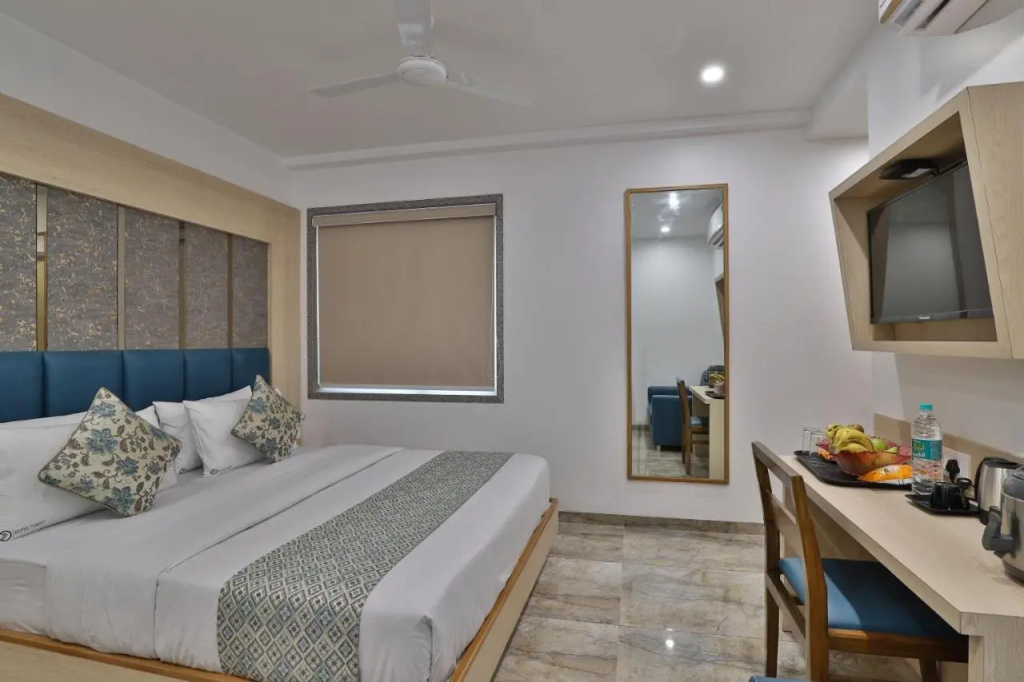 7 Orbit Hotel, Surat