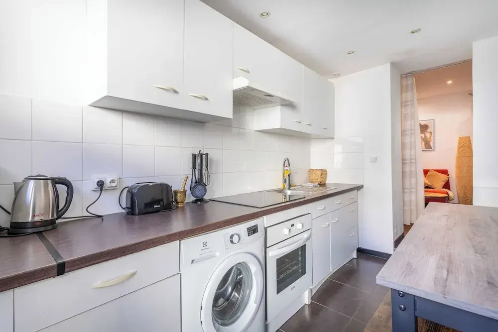 1 Bedroom Apartment in La Plaine