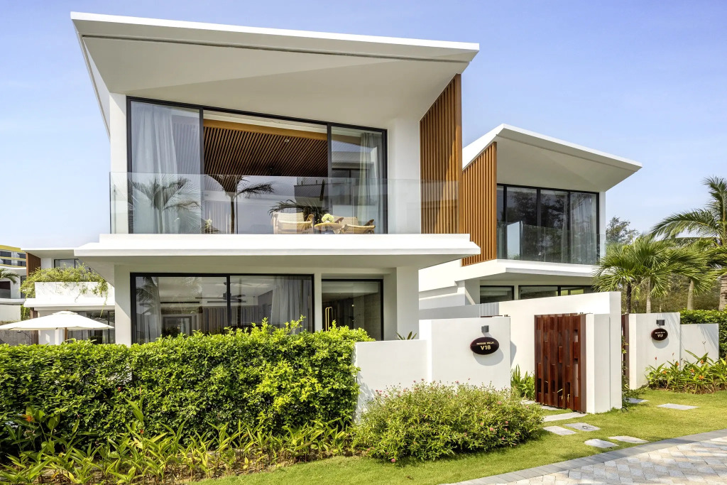 Wyndham Royal Beachfront Resort & Spa Danang
