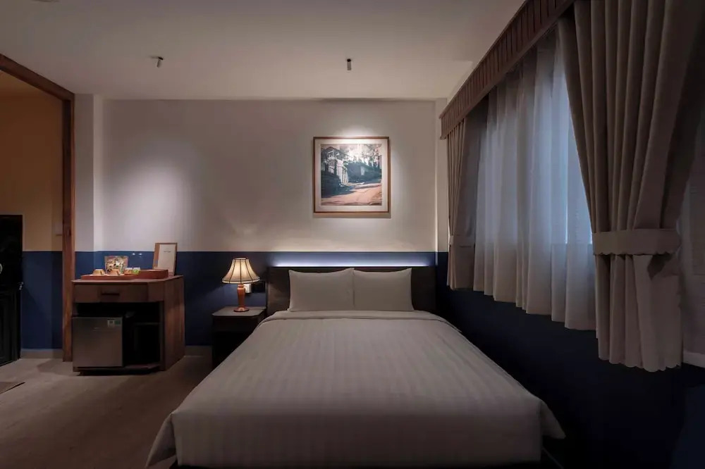 The Lamp Boutique House