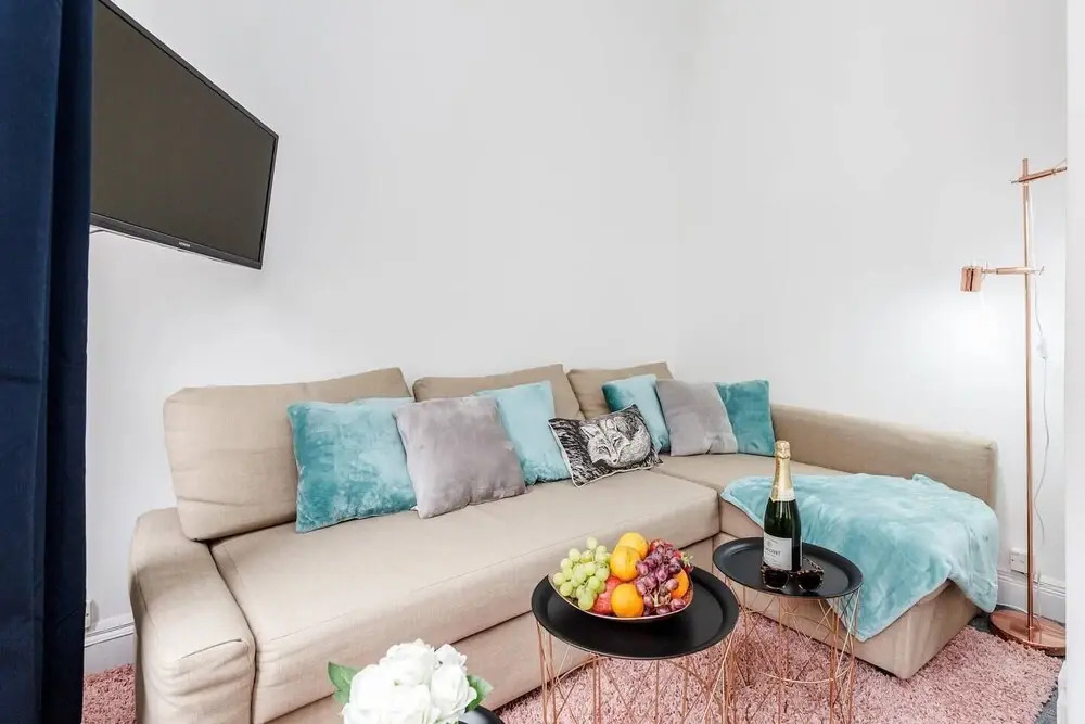 Dashing Duplex Bond Apartment WOOD